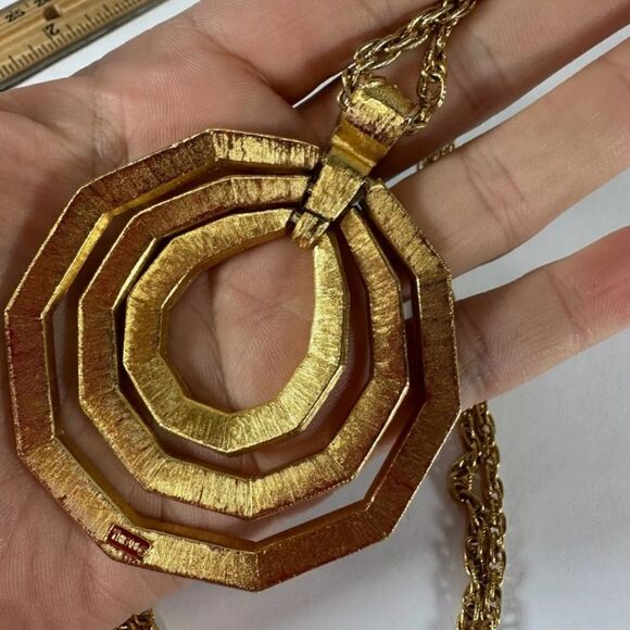 Vintage Necklace Trifari Pendant Interlocking Chain - Picture 4 of 8